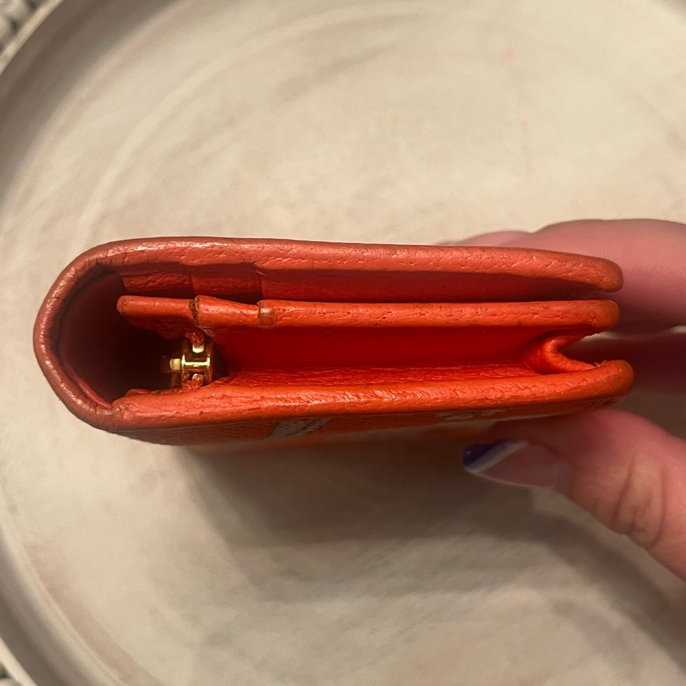 GUCCI Print Flora Limited Edition Wallet - Picture 5 of 11